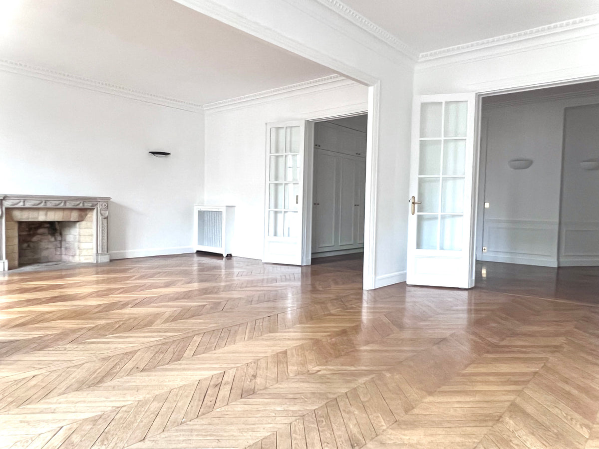 HAUSSMANNIEN MONTAIGNE
