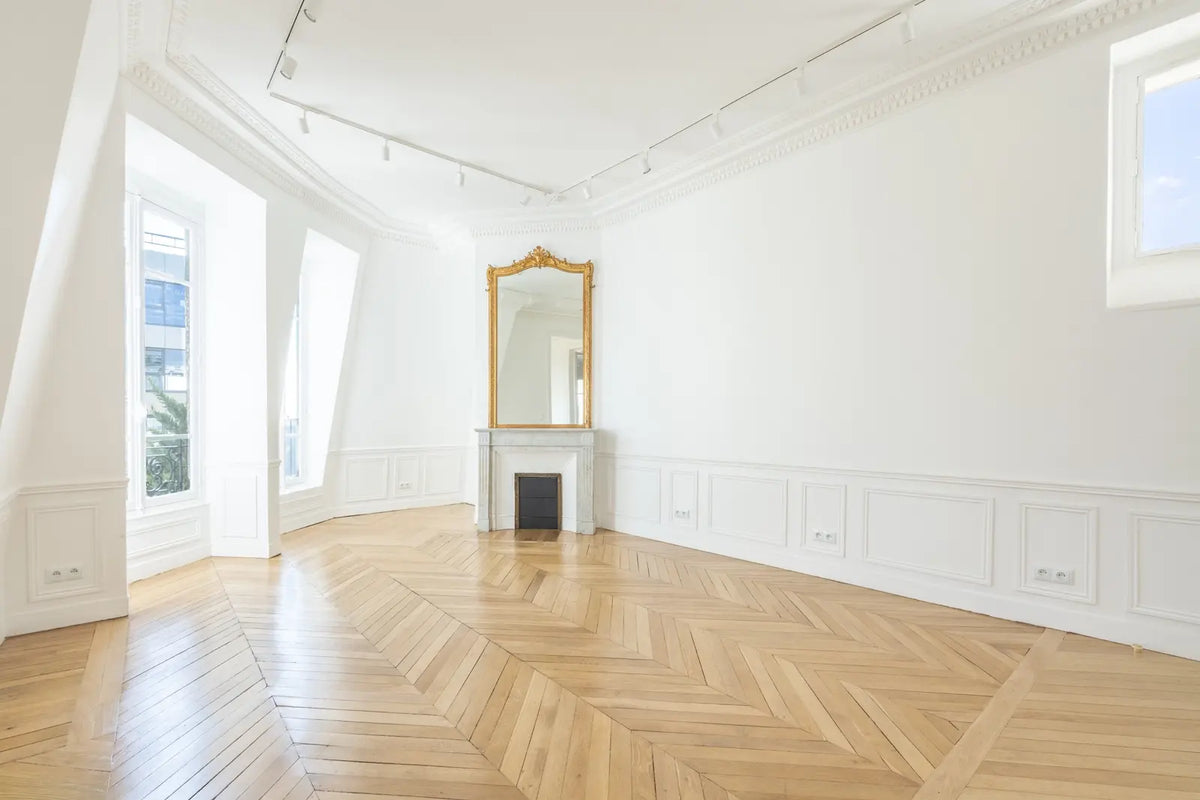 THE HAUSSMANNIEN
